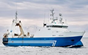 ICELANDIC TRAWLER HELPS OUT