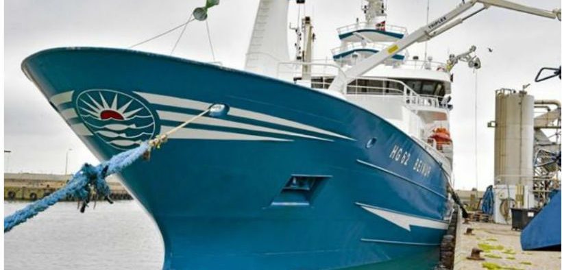 large-trawler-full-of-praise