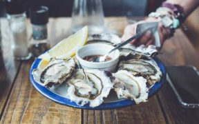 HOW SEAFOOD RESTAURANTS CAN