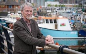 New Welsh fisheries minister meets fishermen