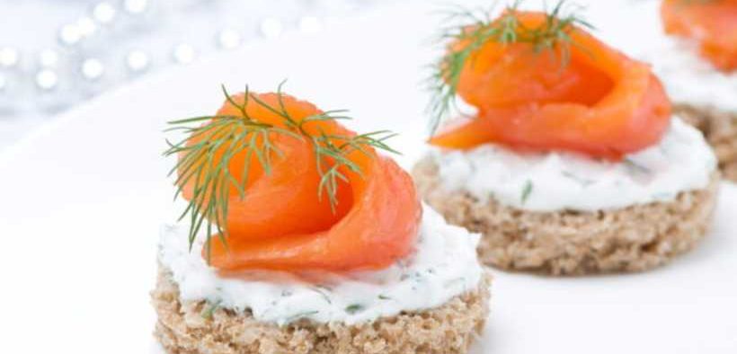 SMOKED TROUT AND DILL CRÈME FRAICHE CANAPÉS