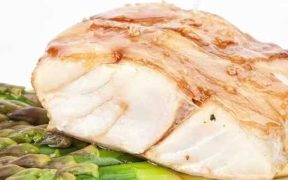 OVEN-BAKED SAITHE WITH GINGER AND ASPARAGUS