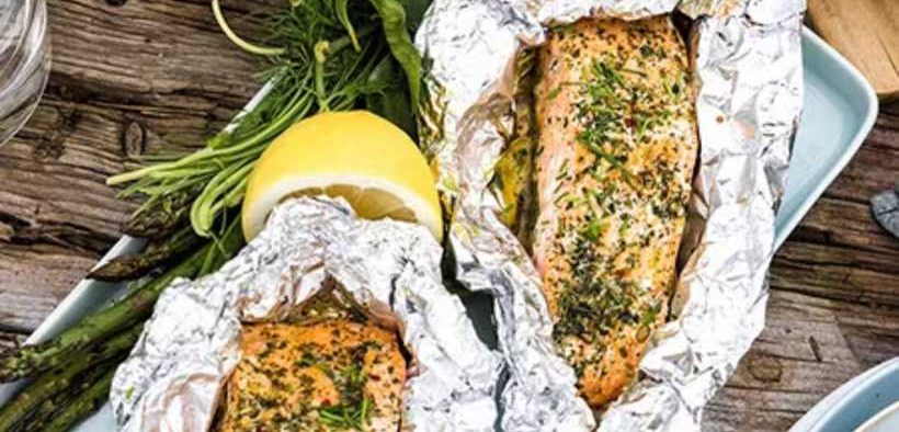 SALMON GRILLED IN FOIL WITH VEGETABLES(1)